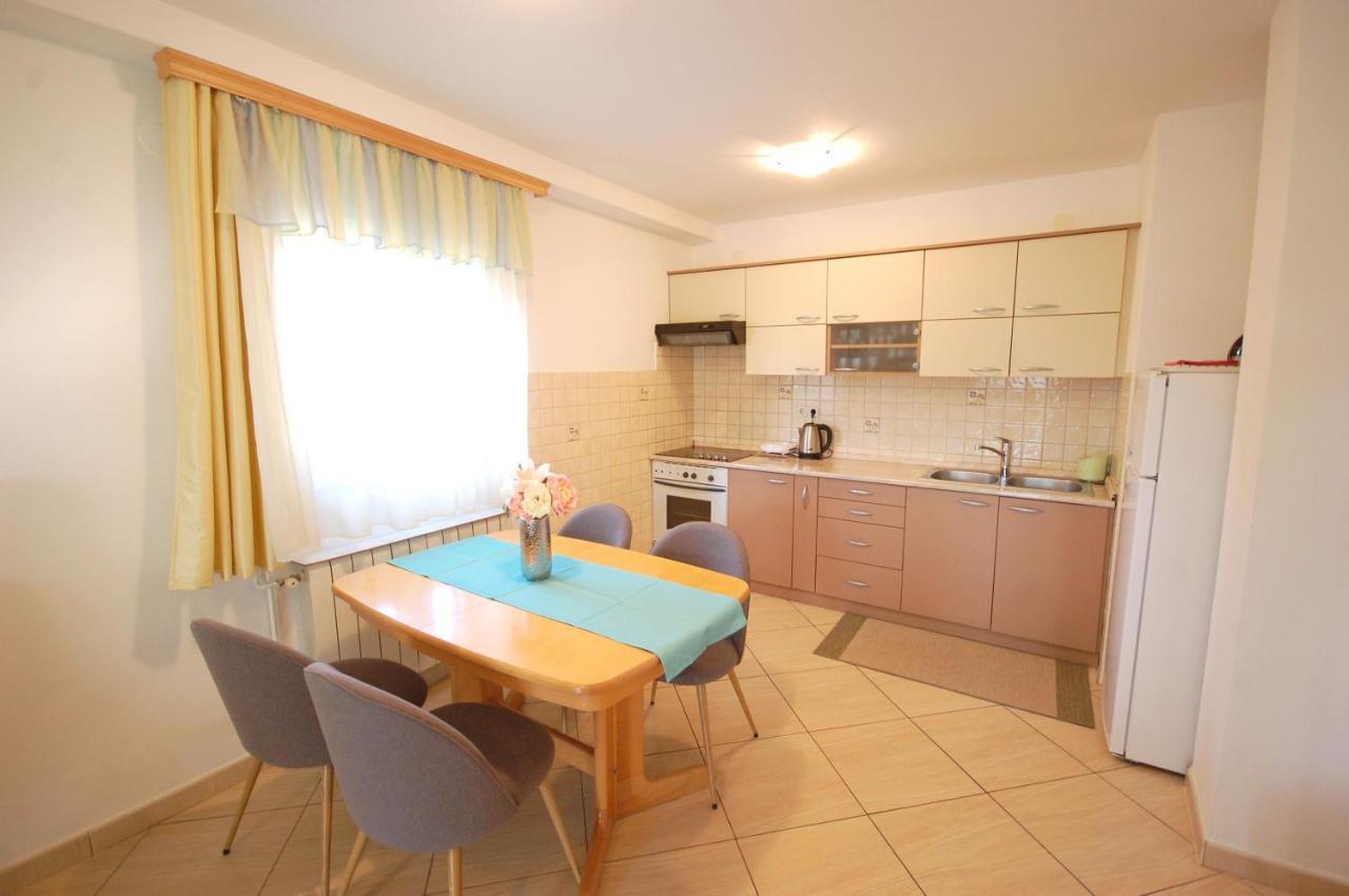 Apartment Jelka Malinska Εξωτερικό φωτογραφία