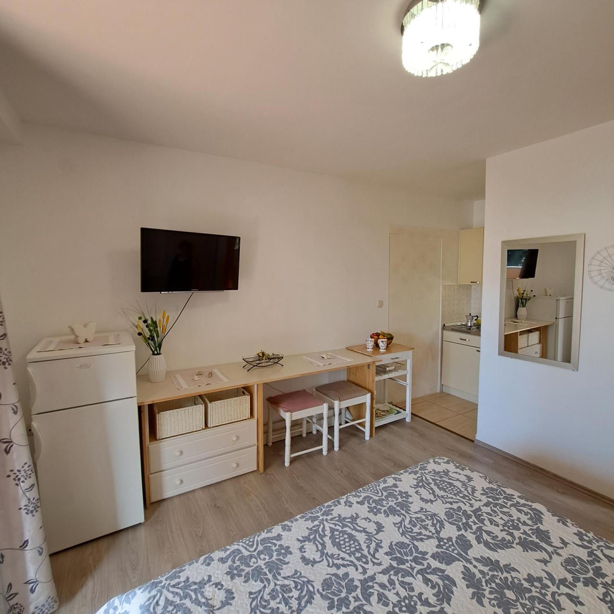 Apartment Jelka Malinska Εξωτερικό φωτογραφία
